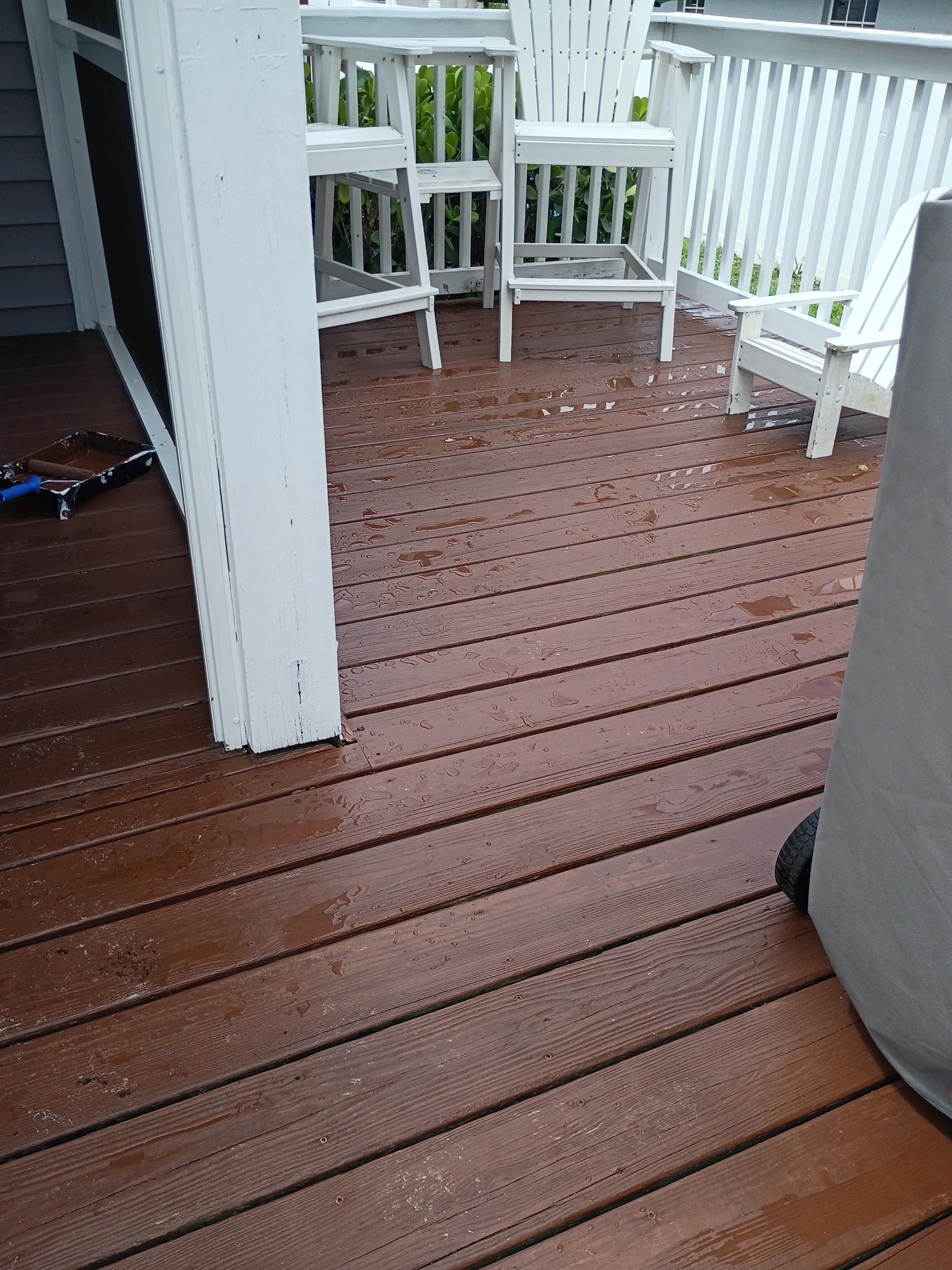 Finished deck with outdoor seating